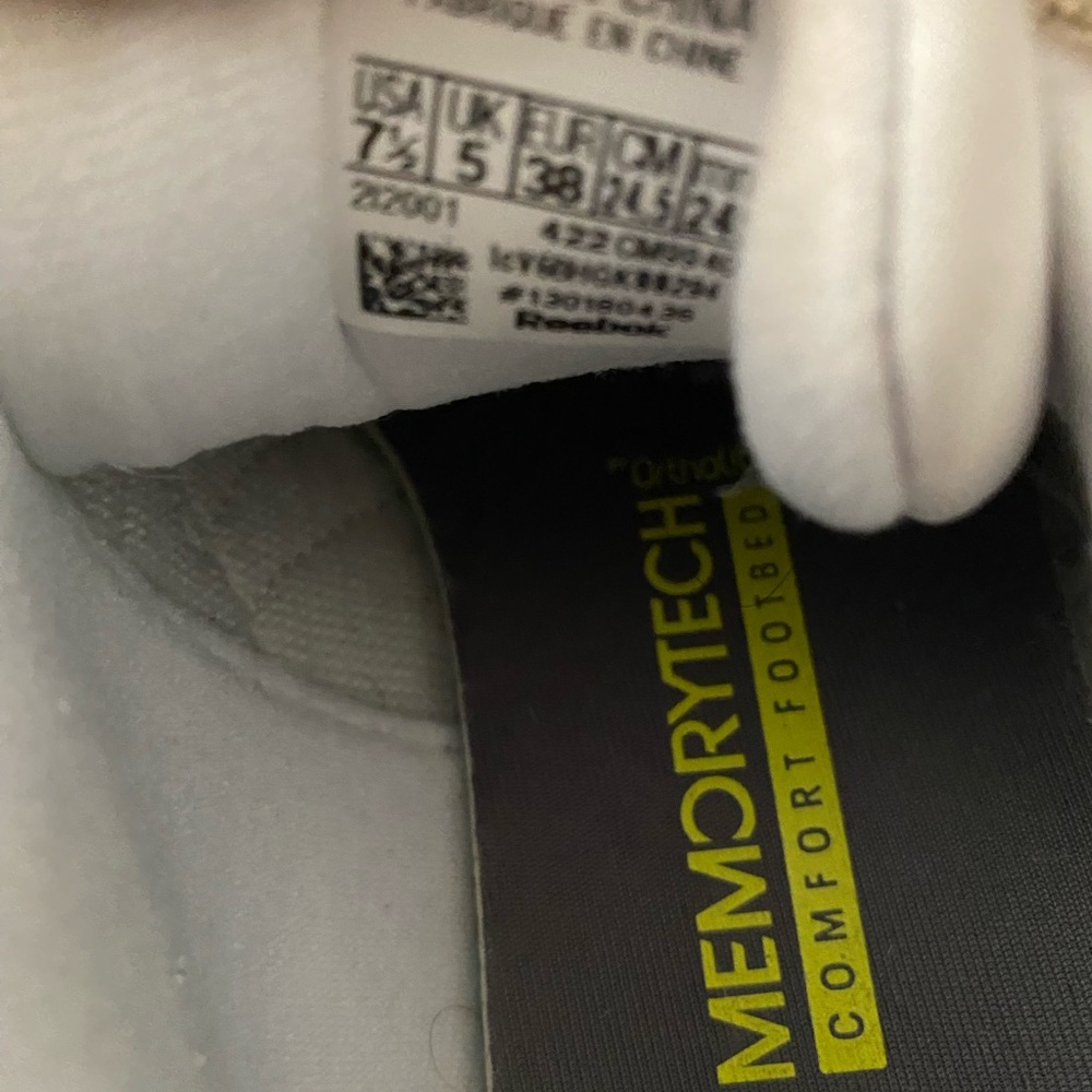 Reebok - Picture 6 of 7